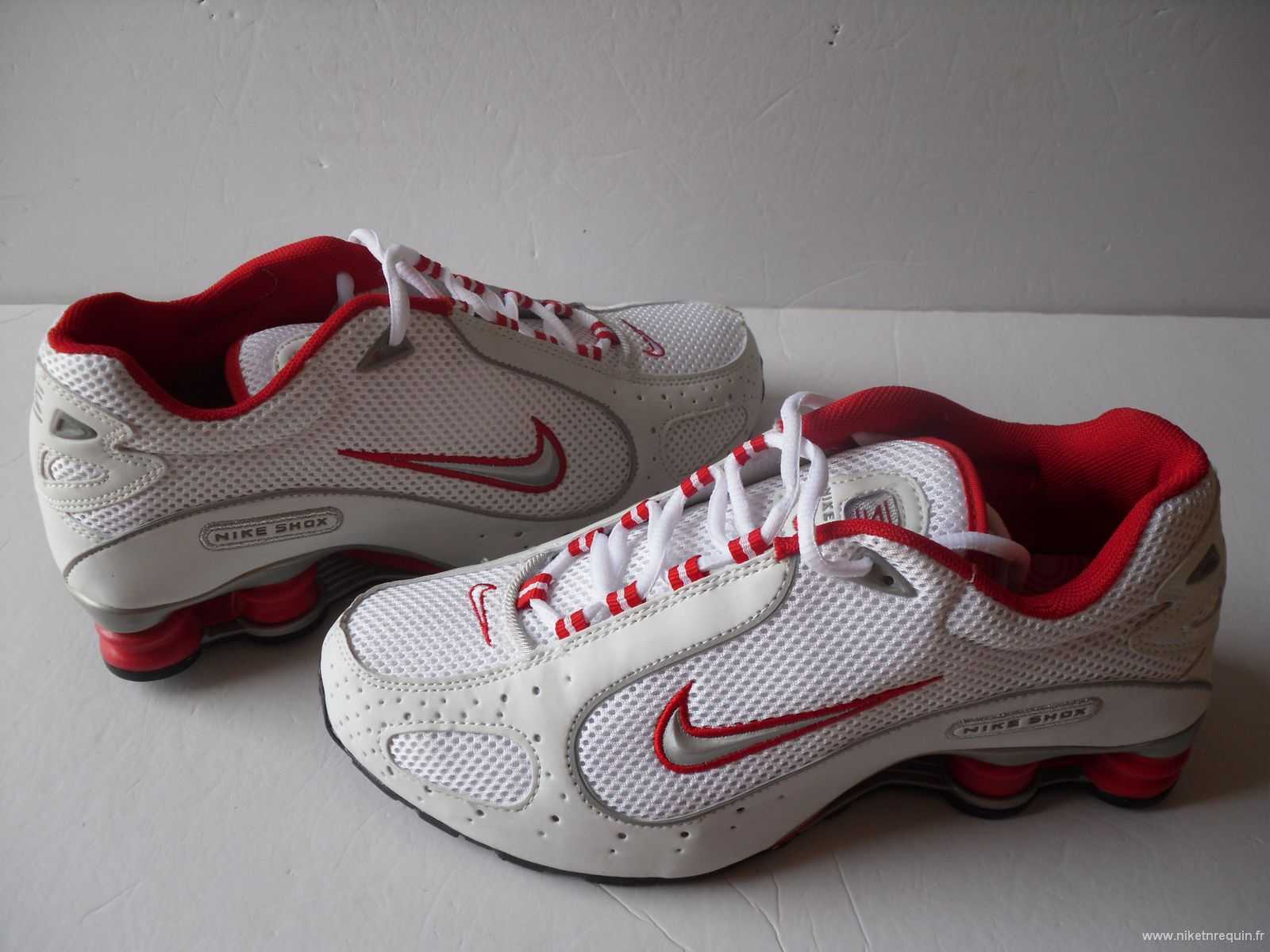 blanc et rouge chaussures shox R4 Demon (2).JPG